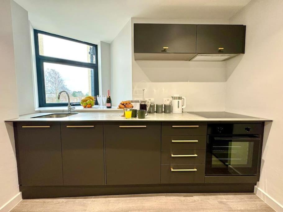 Bournemouth Getaway: 3Br Apartment Near Beach Esterno foto