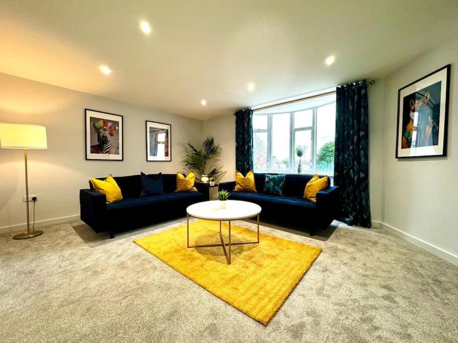 Bournemouth Getaway: 3Br Apartment Near Beach Esterno foto