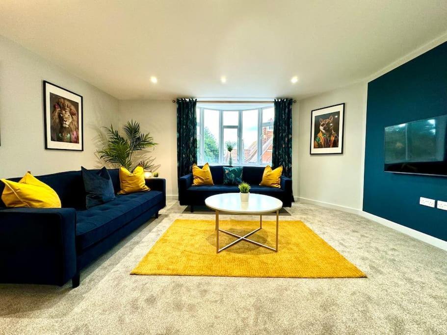 Bournemouth Getaway: 3Br Apartment Near Beach Esterno foto